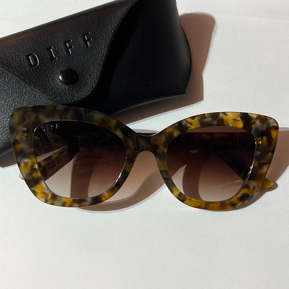 Diff Sunglasses main image 4